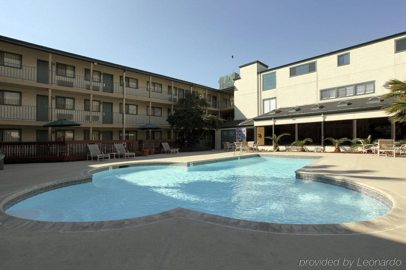 Amerihome Inn & Suites Houston Airport North Экстерьер фото